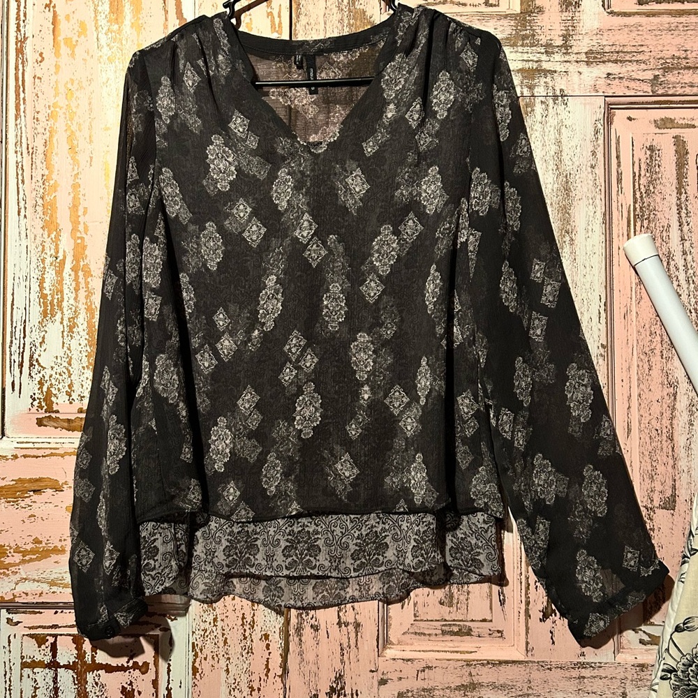 Maurices Elegant Black and Gray Blouse